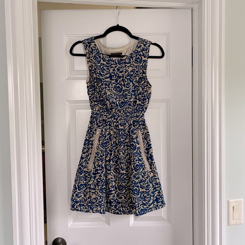 Cute Silky Cocktail Dress by Tenki